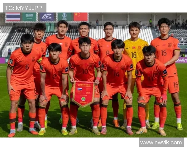 彭啸U23头球解围表现出色助力球队稳固防线展现年轻球员潜力